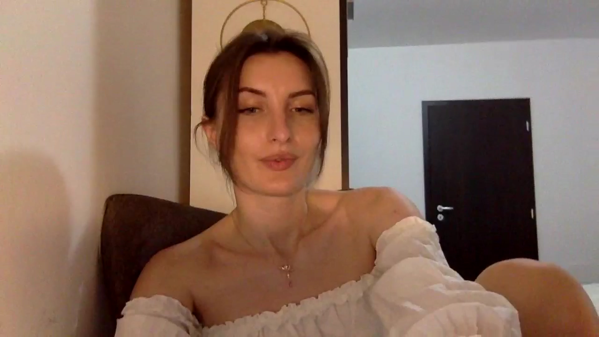 Gallery image thumbnail from EmilyNParis's myfreecams stream on, 05/04/2024, 23:01 image 6 of 20