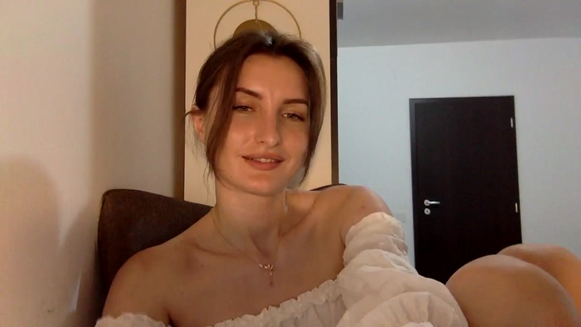 Gallery image thumbnail from EmilyNParis's myfreecams stream on, 05/04/2024, 23:01 image 10 of 20