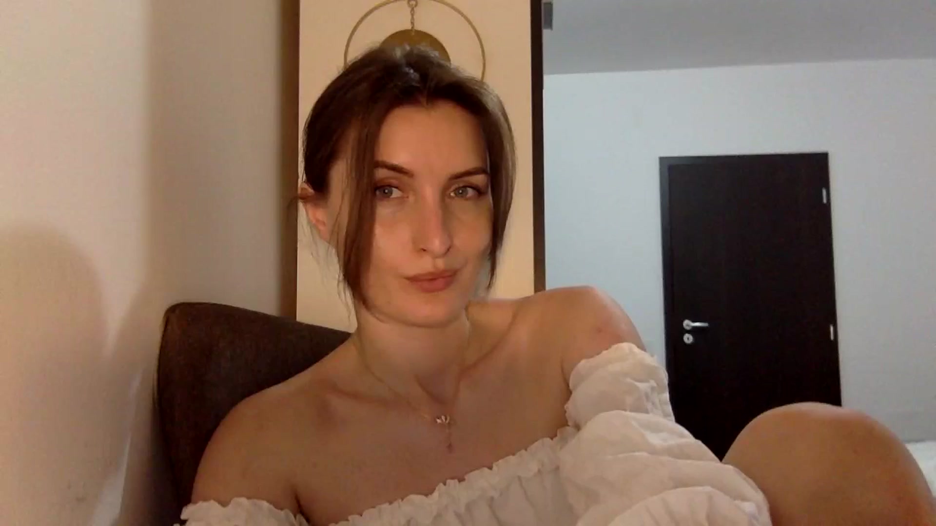 Gallery image thumbnail from EmilyNParis's myfreecams stream on, 05/04/2024, 23:01 image 7 of 20