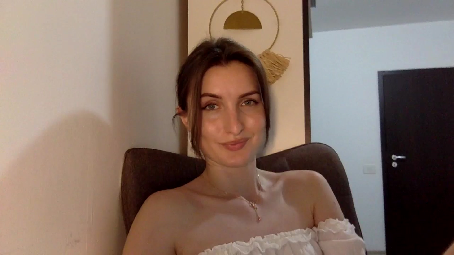 Gallery image thumbnail from EmilyNParis's myfreecams stream on, 05/04/2024, 23:23 image 14 of 20