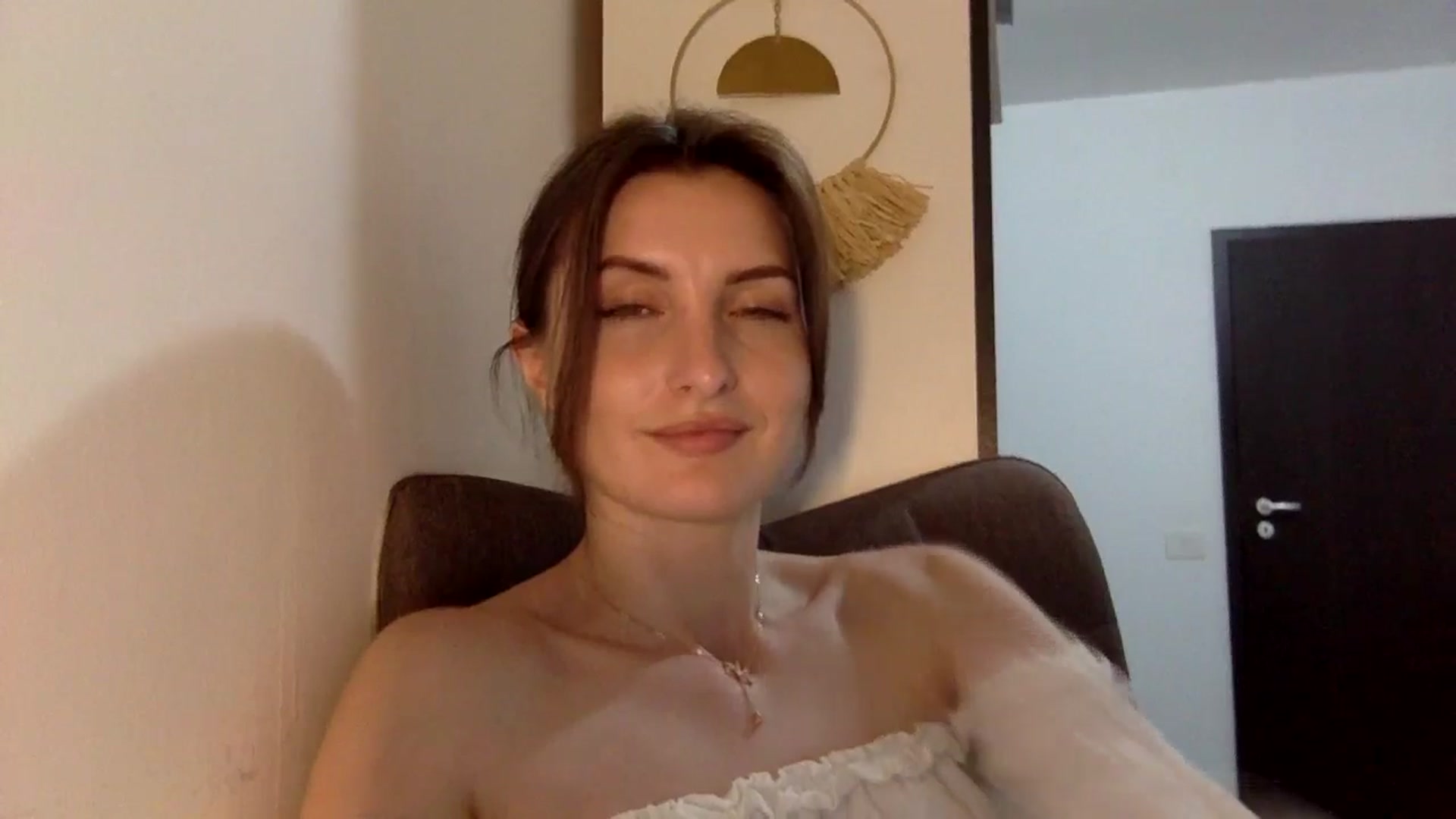 Gallery image thumbnail from EmilyNParis's myfreecams stream on, 05/04/2024, 23:23 image 5 of 20
