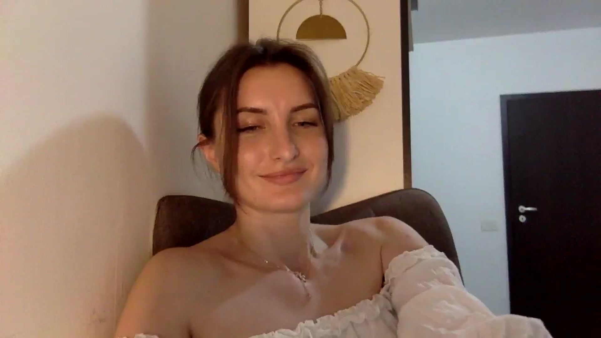 Gallery image thumbnail from EmilyNParis's myfreecams stream on, 05/04/2024, 23:23 image 7 of 20