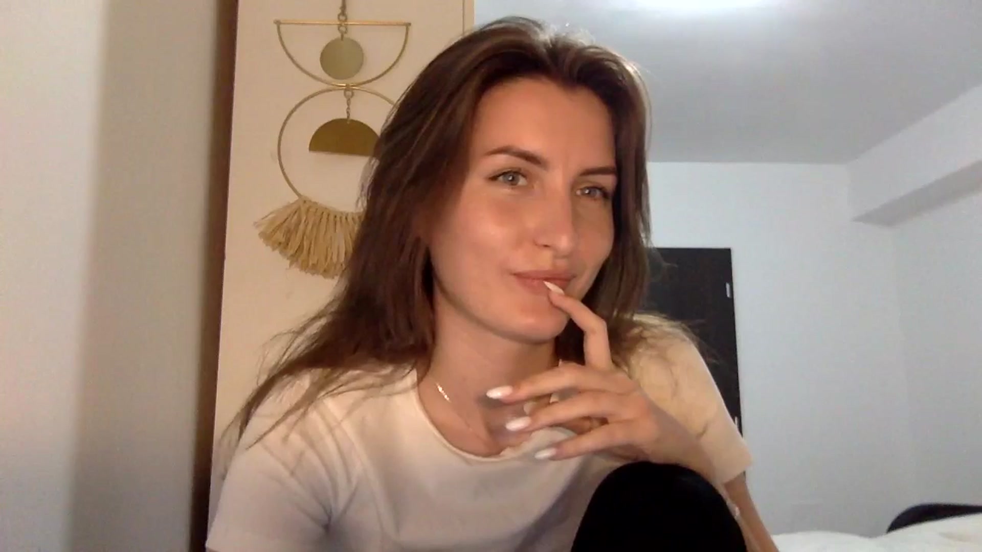 Gallery image thumbnail from EmilyNParis's myfreecams stream on, 05/10/2024, 20:55 image 15 of 20