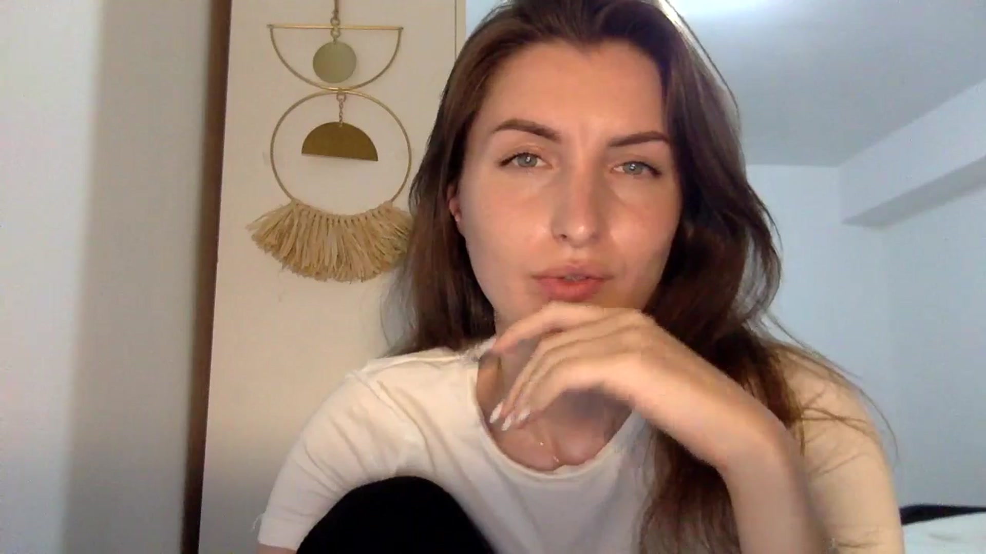 Gallery image thumbnail from EmilyNParis's myfreecams stream on, 05/10/2024, 21:27 image 14 of 20