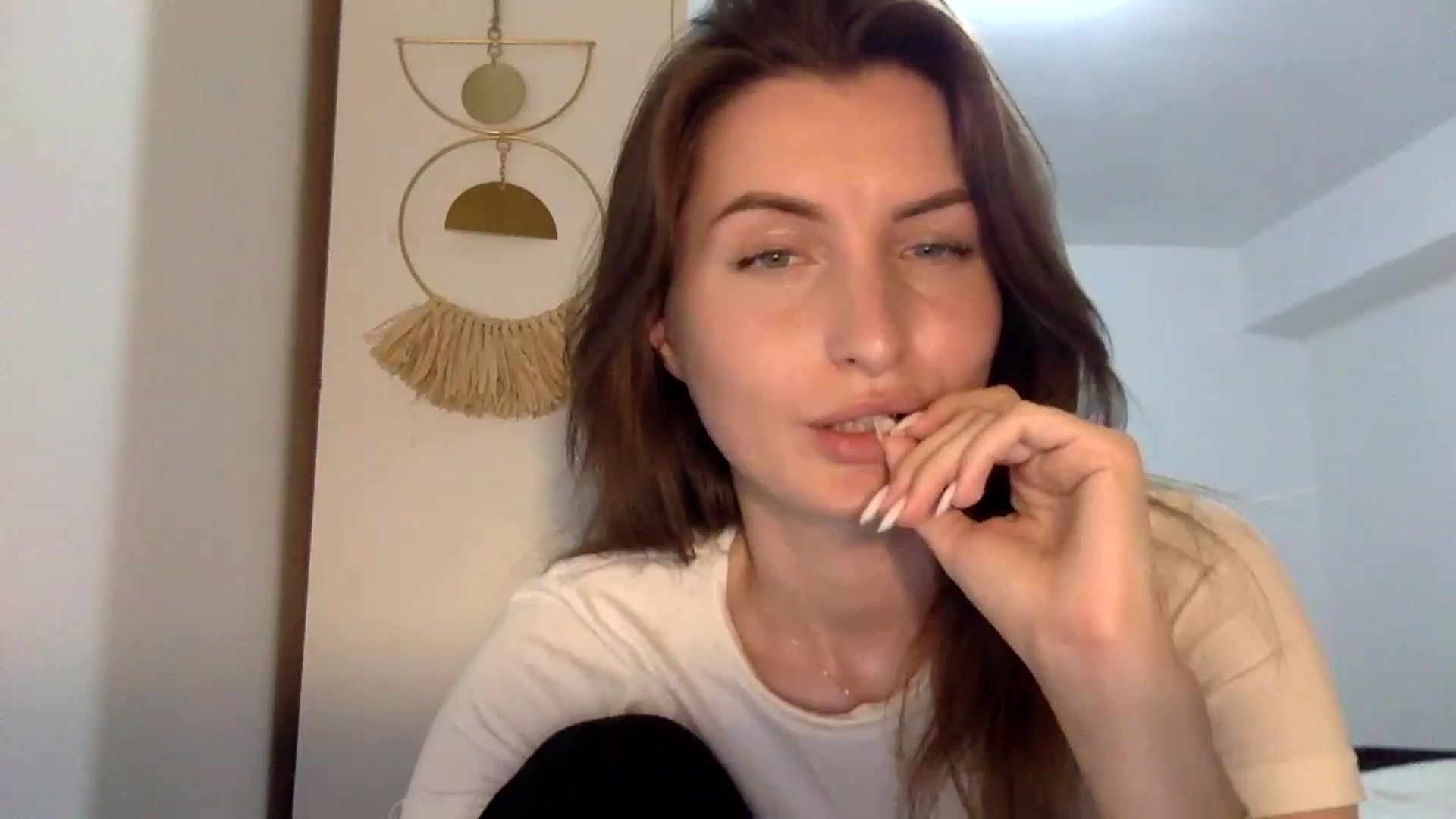 Gallery image thumbnail from EmilyNParis's myfreecams stream on, 05/10/2024, 21:27 image 15 of 20