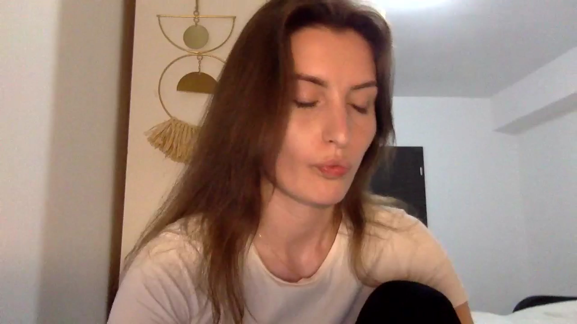 Gallery image thumbnail from EmilyNParis's myfreecams stream on, 05/10/2024, 21:27 image 8 of 20