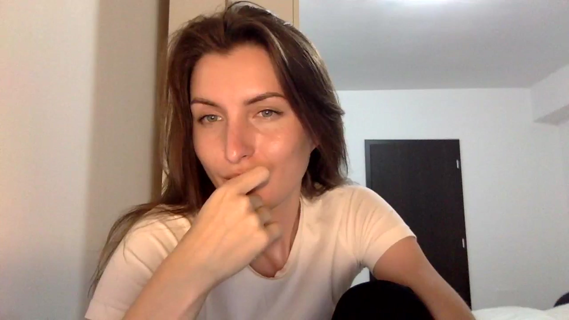 Gallery image thumbnail from EmilyNParis's myfreecams stream on, 05/11/2024, 24:19 image 6 of 20