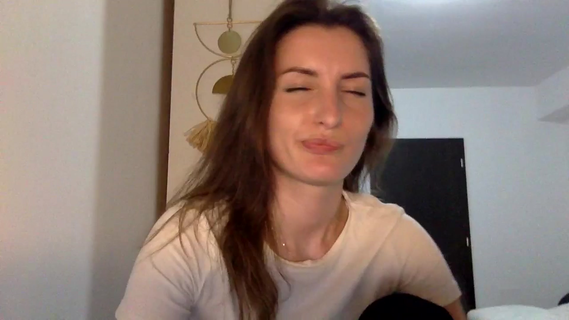Gallery image thumbnail from EmilyNParis's myfreecams stream on, 05/11/2024, 24:35 image 2 of 20