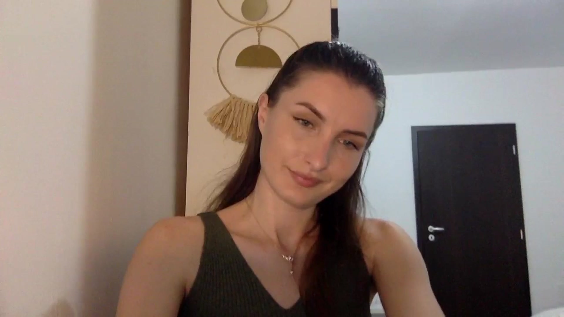Gallery image thumbnail from EmilyNParis's myfreecams stream on, 05/16/2024, 20:31 image 8 of 20