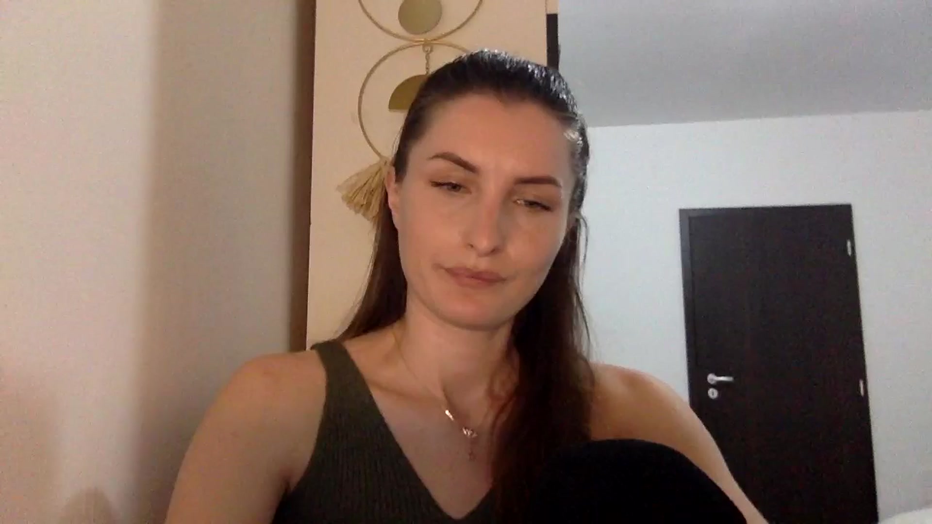 Gallery image thumbnail from EmilyNParis's myfreecams stream on, 05/16/2024, 20:31 image 14 of 20