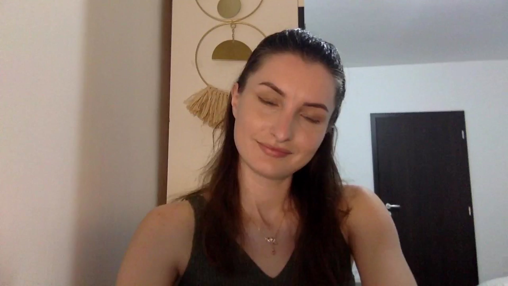 Gallery image thumbnail from EmilyNParis's myfreecams stream on, 05/16/2024, 20:31 image 1 of 20