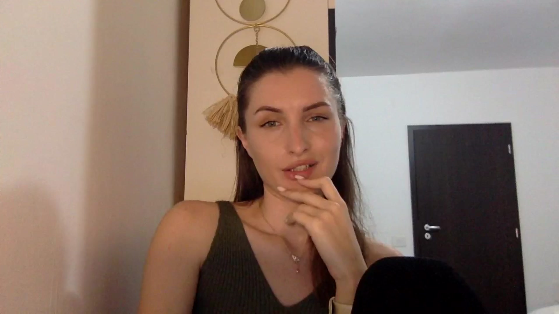 Gallery image thumbnail from EmilyNParis's myfreecams stream on, 05/16/2024, 20:31 image 13 of 20