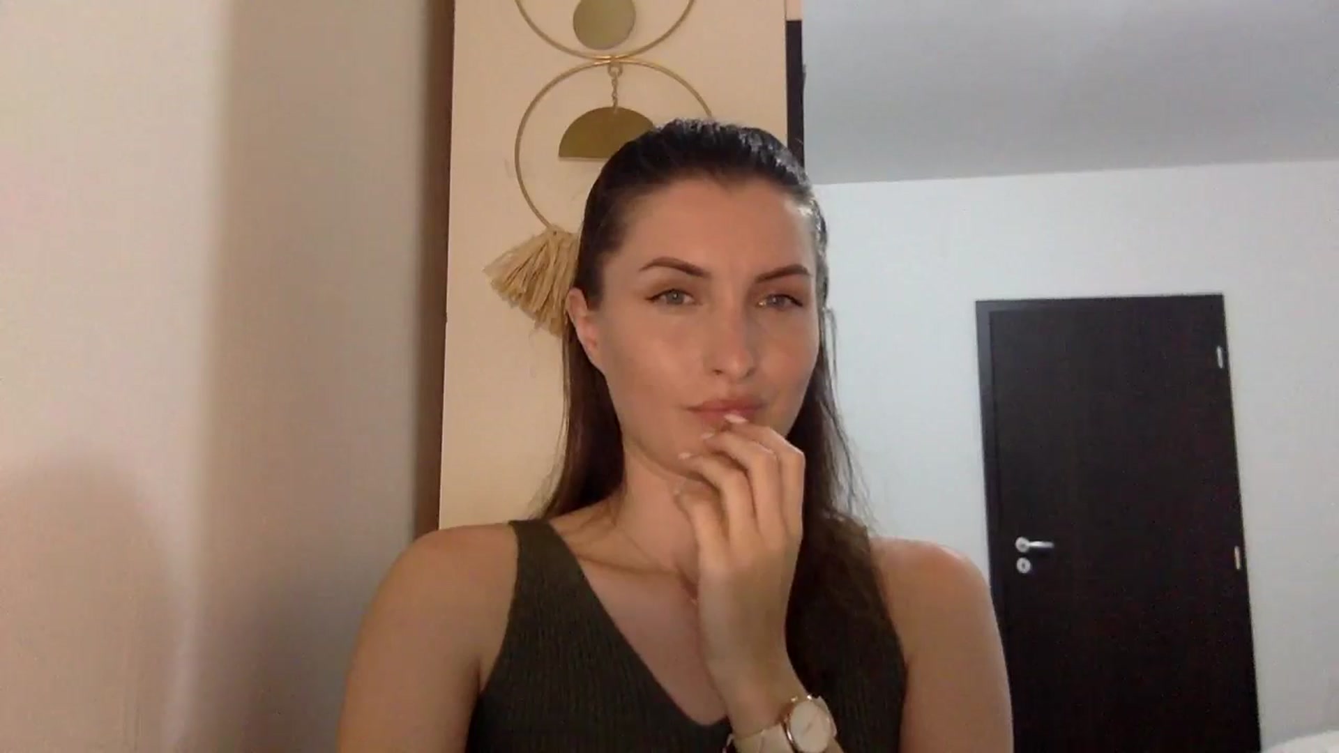 Gallery image thumbnail from EmilyNParis's myfreecams stream on, 05/16/2024, 20:31 image 18 of 20