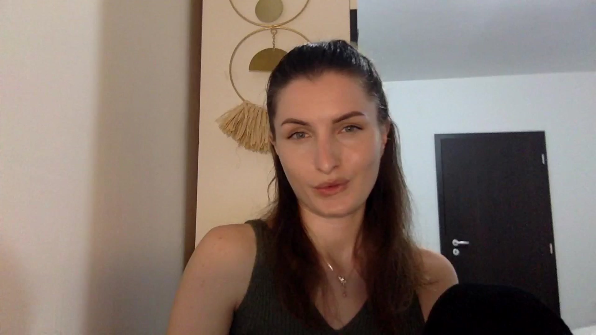 Gallery image thumbnail from EmilyNParis's myfreecams stream on, 05/16/2024, 20:31 image 6 of 20