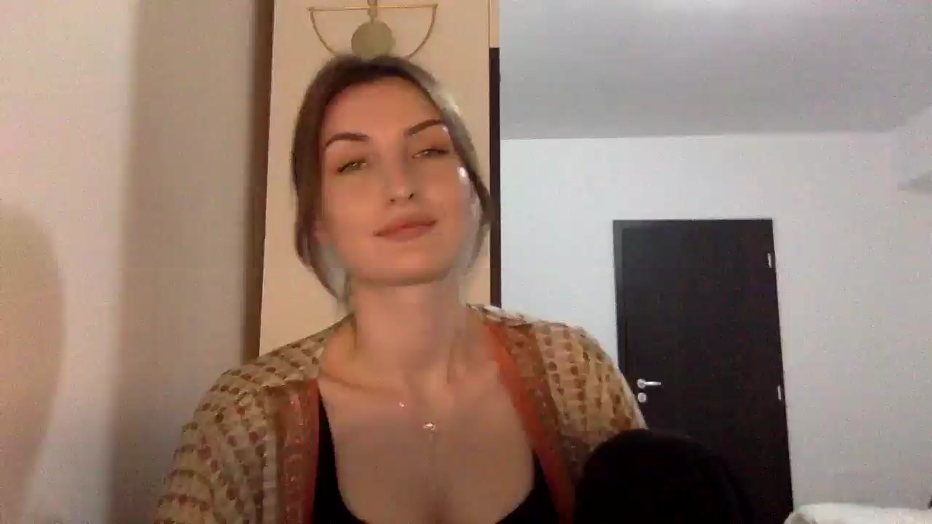 Gallery image thumbnail from EmilyNParis's myfreecams stream on, 05/18/2024, 19:53 image 6 of 20