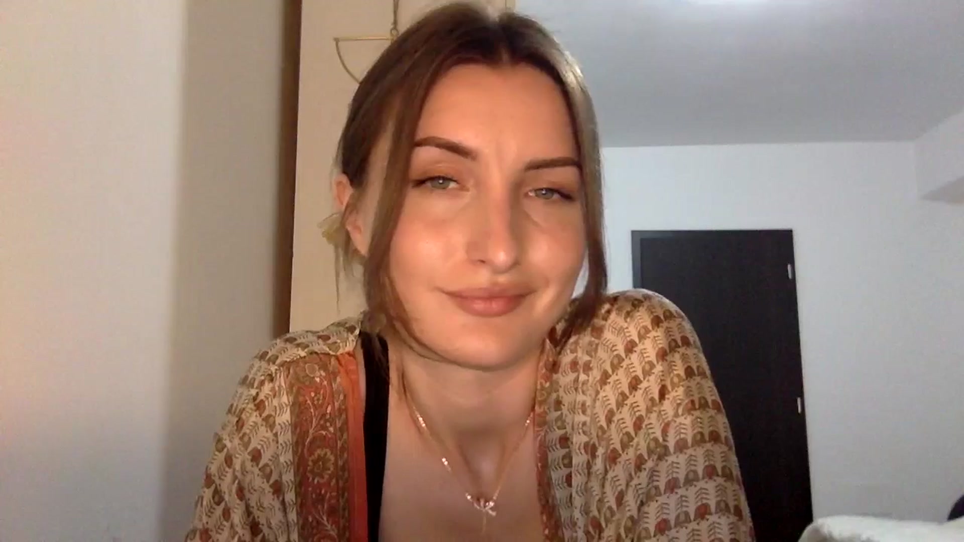 Gallery image thumbnail from EmilyNParis's myfreecams stream on, 05/18/2024, 19:53 image 15 of 20