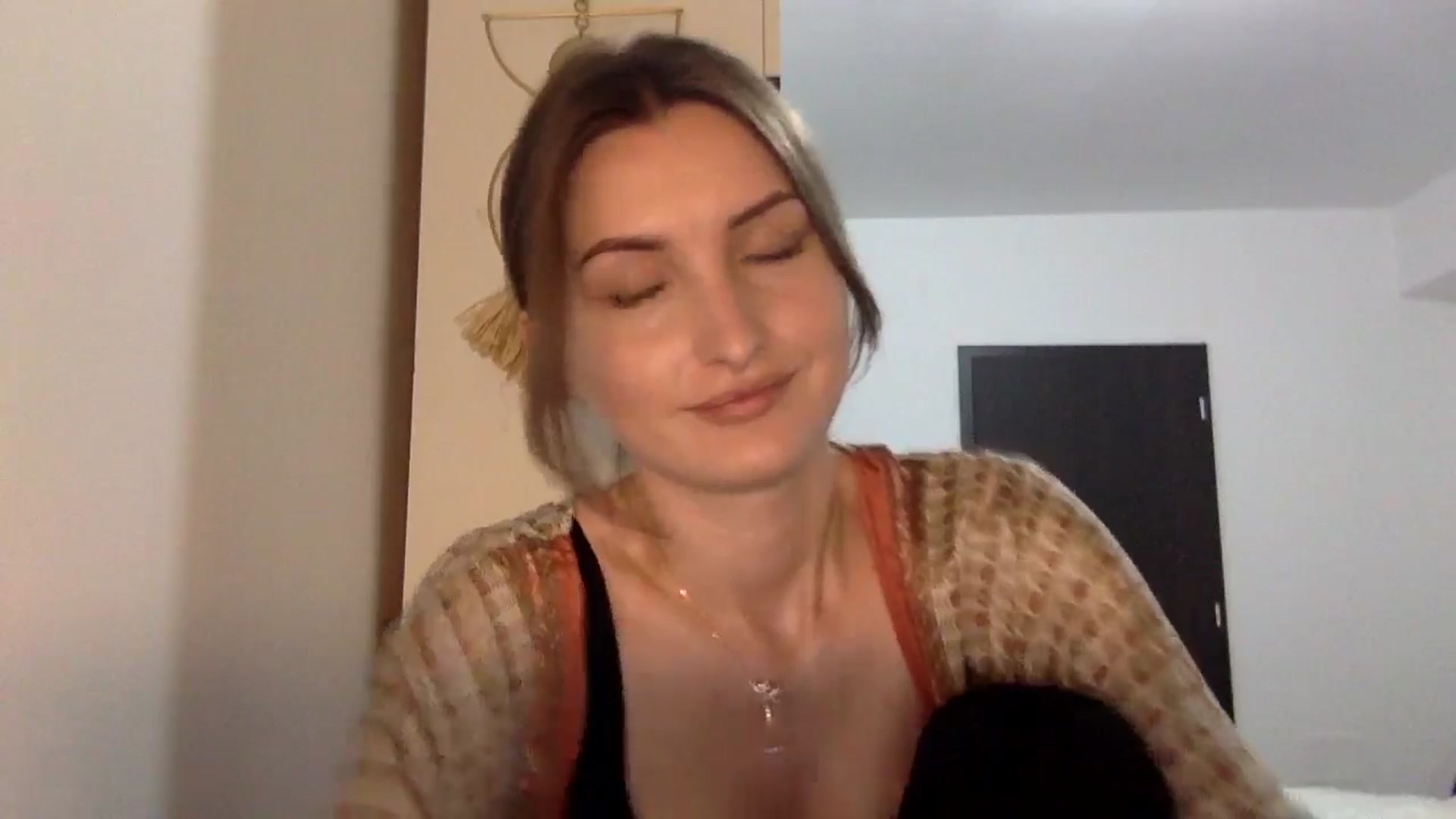 Gallery image thumbnail from EmilyNParis's myfreecams stream on, 05/18/2024, 19:53 image 2 of 20