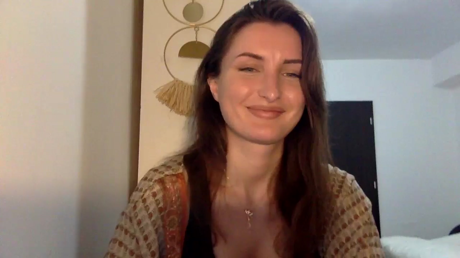 Gallery image thumbnail from EmilyNParis's myfreecams stream on, 05/19/2024, 21:13 image 12 of 20