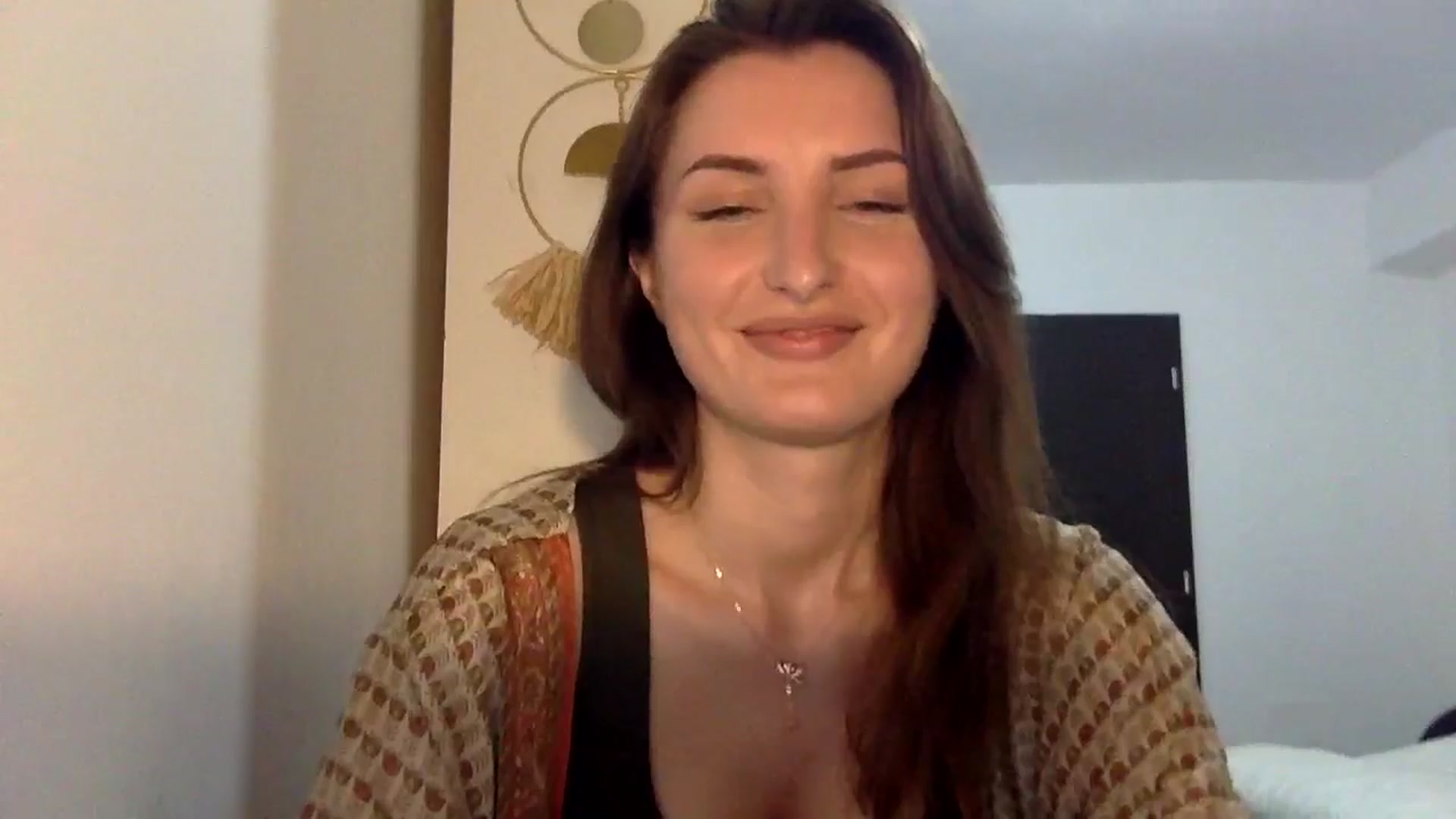 Gallery image thumbnail from EmilyNParis's myfreecams stream on, 05/19/2024, 21:13 image 4 of 20