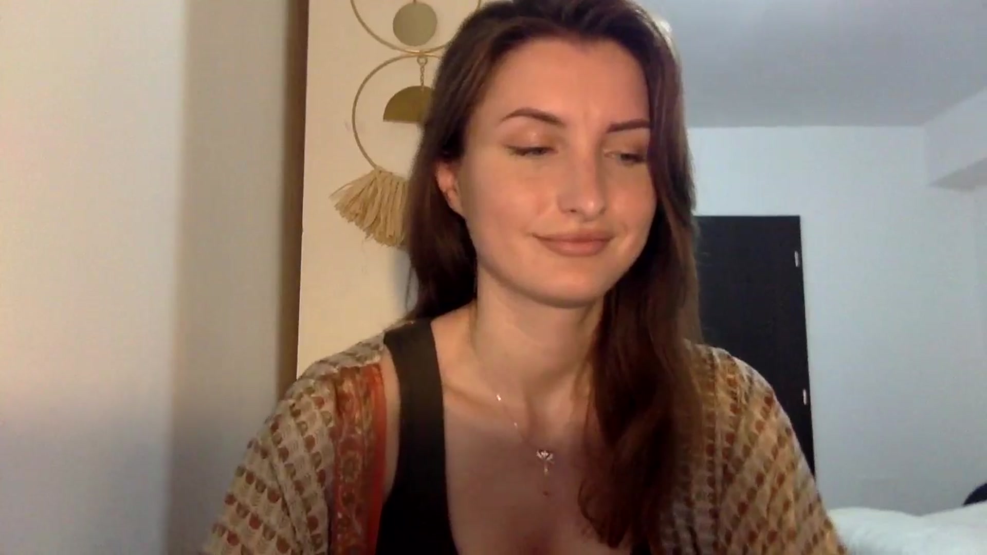 Gallery image thumbnail from EmilyNParis's myfreecams stream on, 05/19/2024, 21:13 image 6 of 20