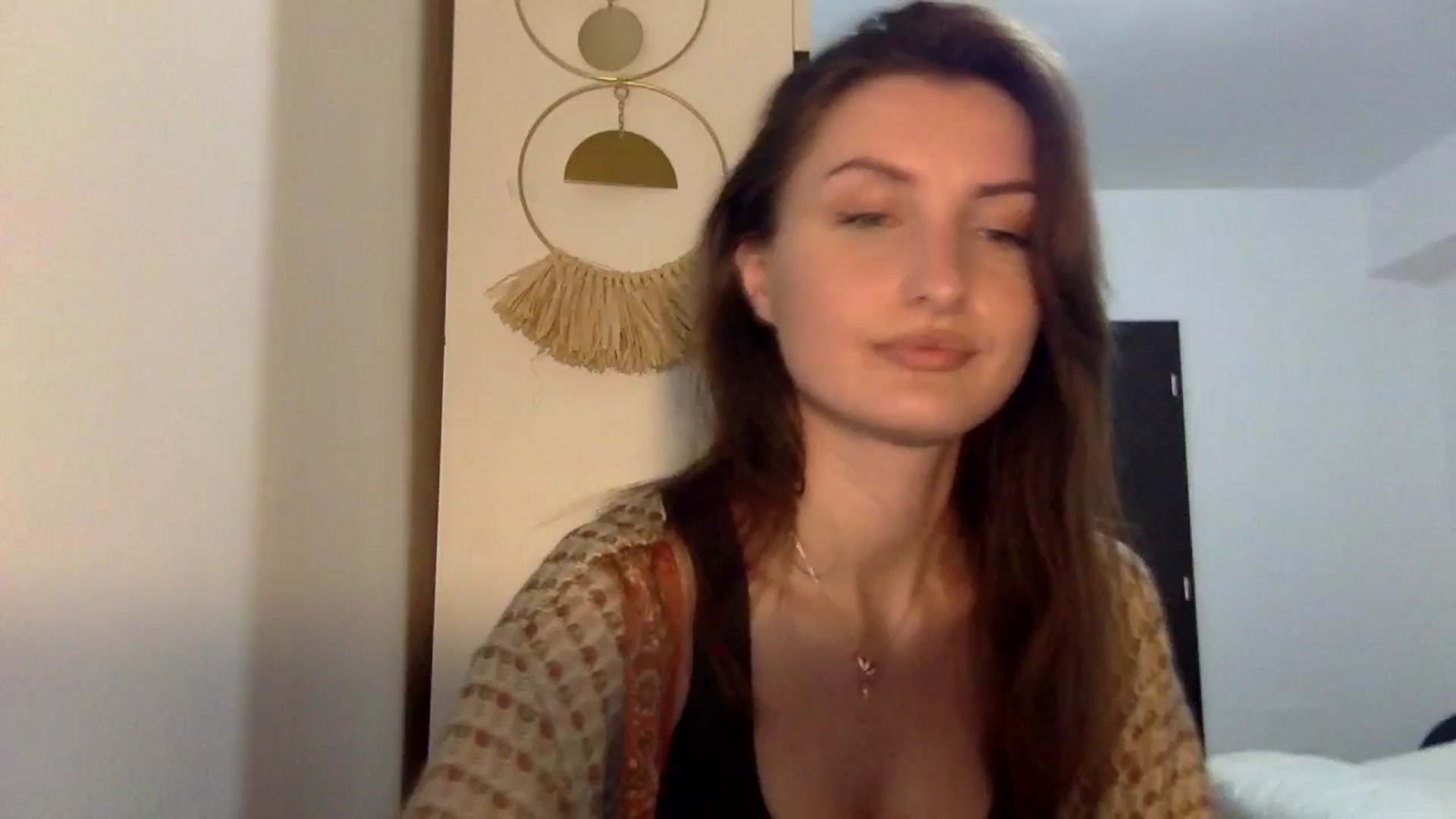 Gallery image thumbnail from EmilyNParis's myfreecams stream on, 05/19/2024, 21:13 image 11 of 20