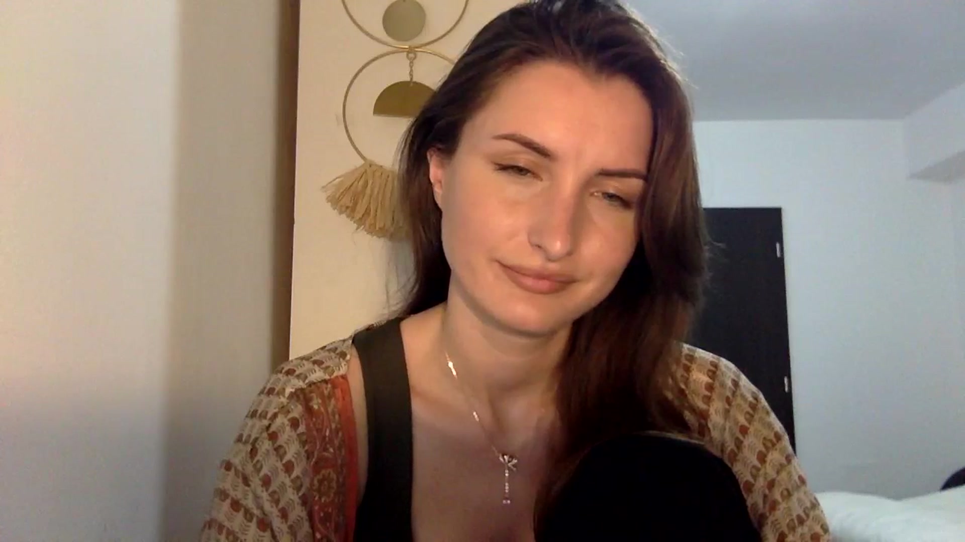 Gallery image thumbnail from EmilyNParis's myfreecams stream on, 05/19/2024, 21:13 image 14 of 20