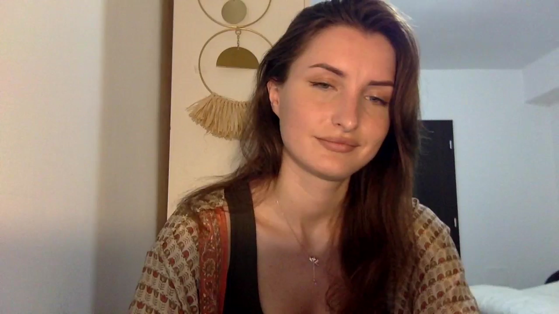Gallery image thumbnail from EmilyNParis's myfreecams stream on, 05/19/2024, 21:13 image 9 of 20