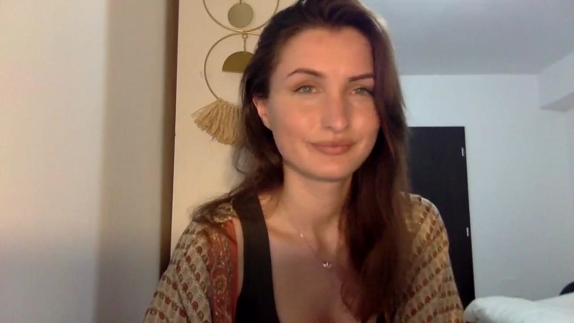 Gallery image thumbnail from EmilyNParis's myfreecams stream on, 05/19/2024, 21:13 image 8 of 20