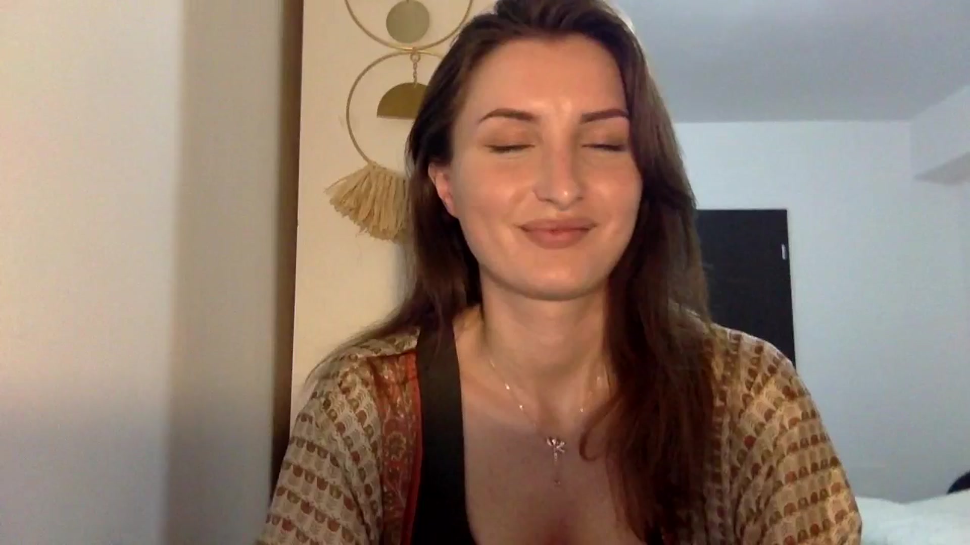 Gallery image thumbnail from EmilyNParis's myfreecams stream on, 05/19/2024, 21:13 image 1 of 20