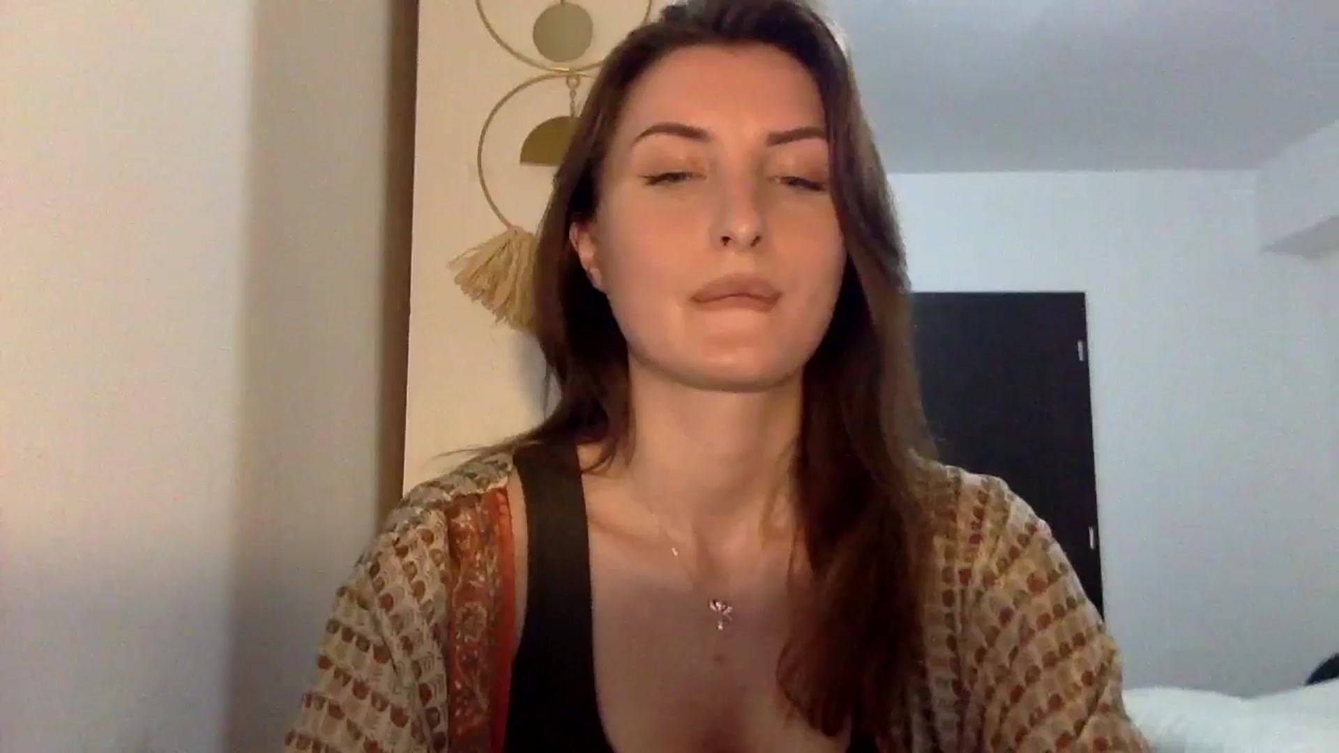 Gallery image thumbnail from EmilyNParis's myfreecams stream on, 05/19/2024, 21:13 image 5 of 20