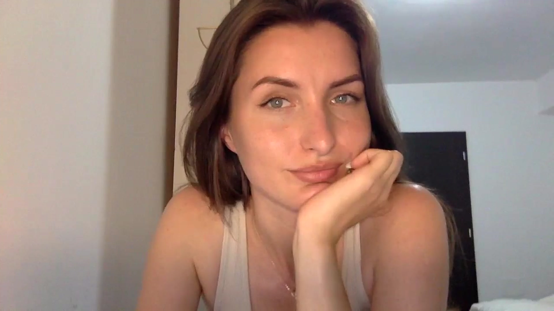 Gallery image thumbnail from EmilyNParis's myfreecams stream on, 05/27/2024, 20:24 image 8 of 20