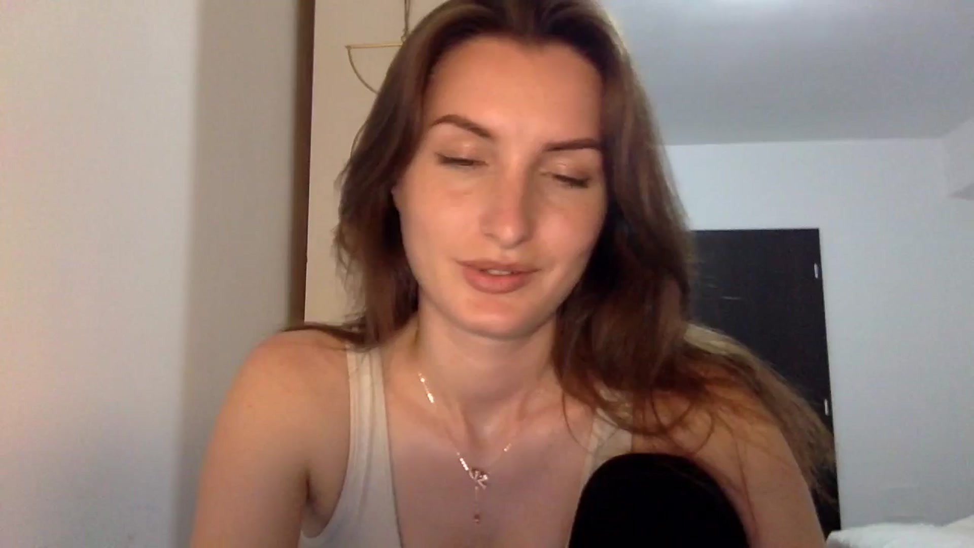Gallery image thumbnail from EmilyNParis's myfreecams stream on, 05/27/2024, 20:24 image 13 of 20