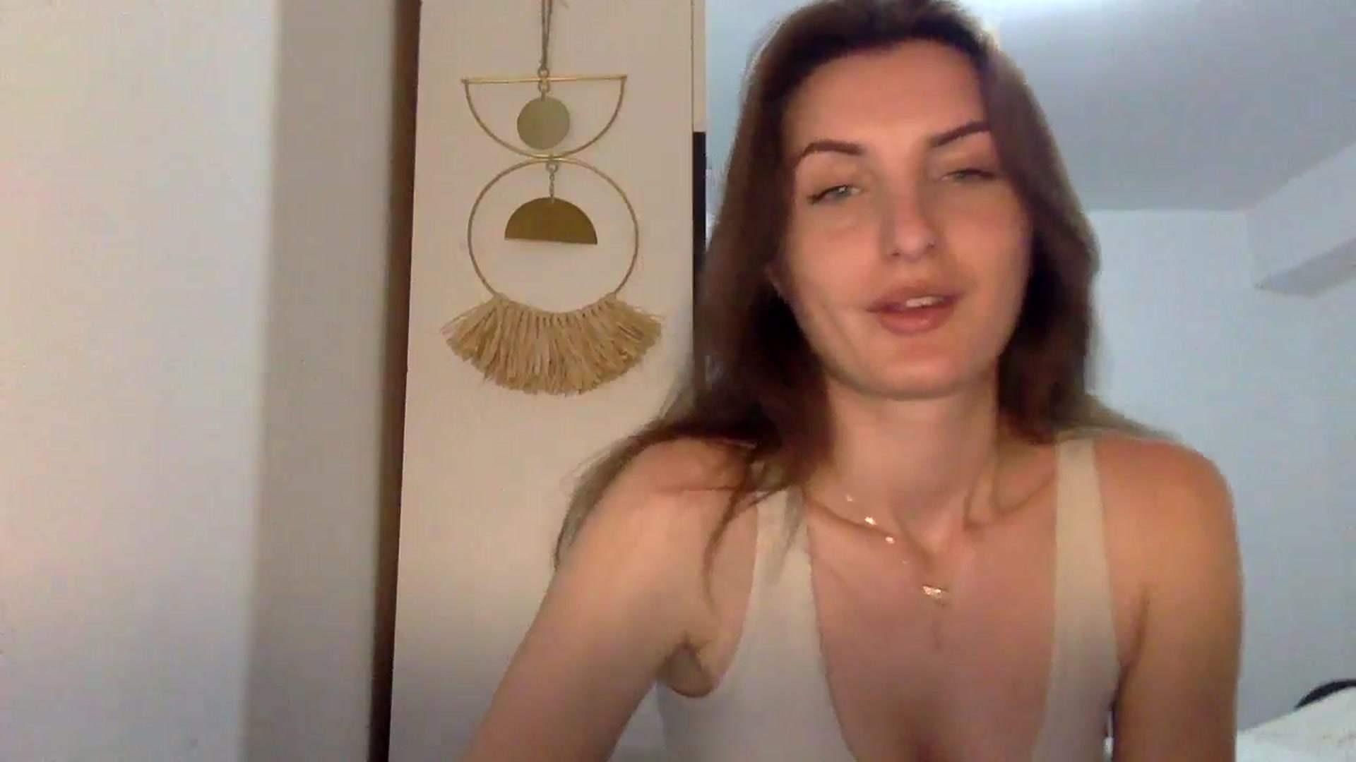 Gallery image thumbnail from EmilyNParis's myfreecams stream on, 05/27/2024, 20:44 image 16 of 20