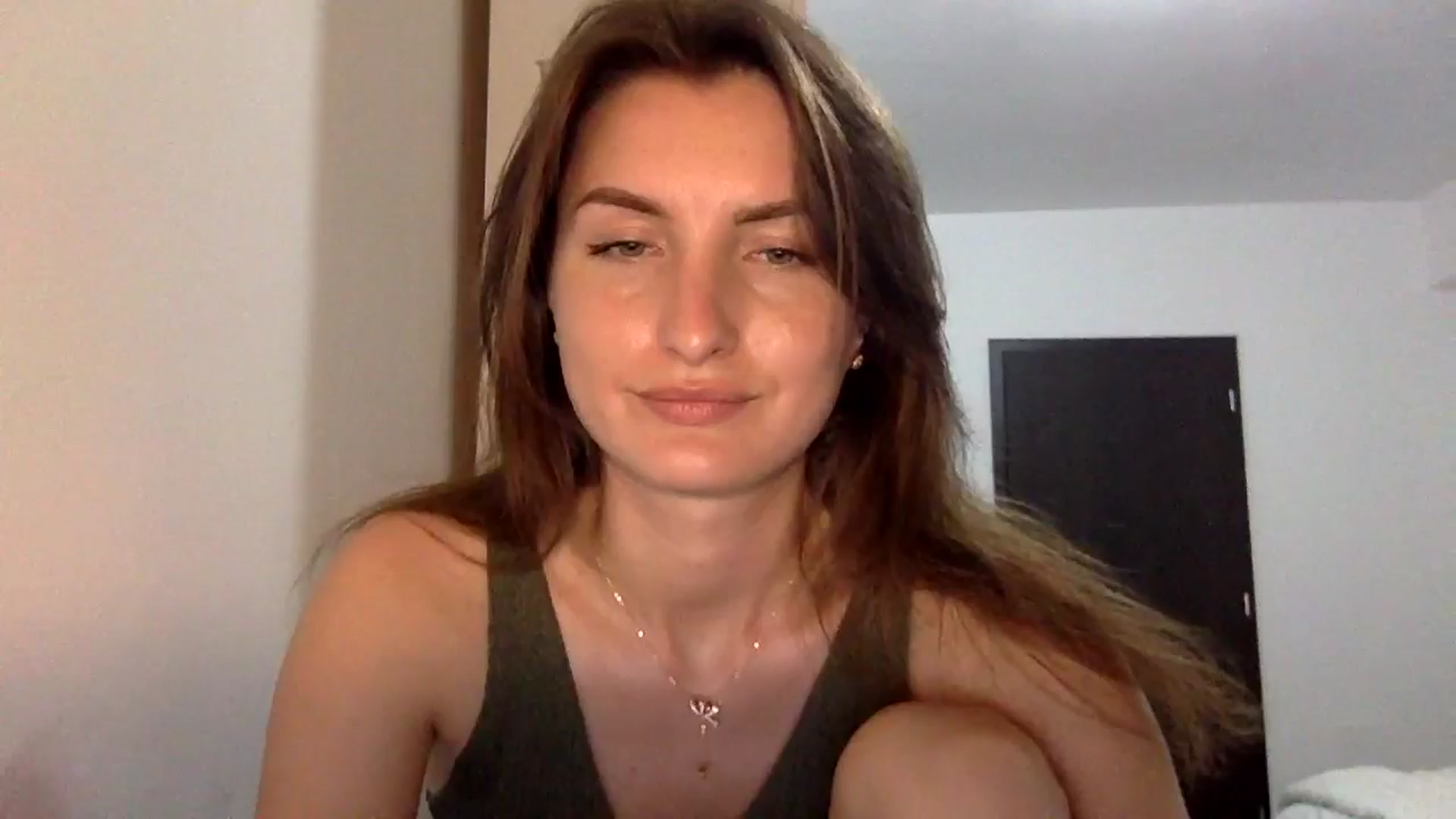 Gallery image thumbnail from EmilyNParis's myfreecams stream on, 06/02/2024, 19:34 image 10 of 20