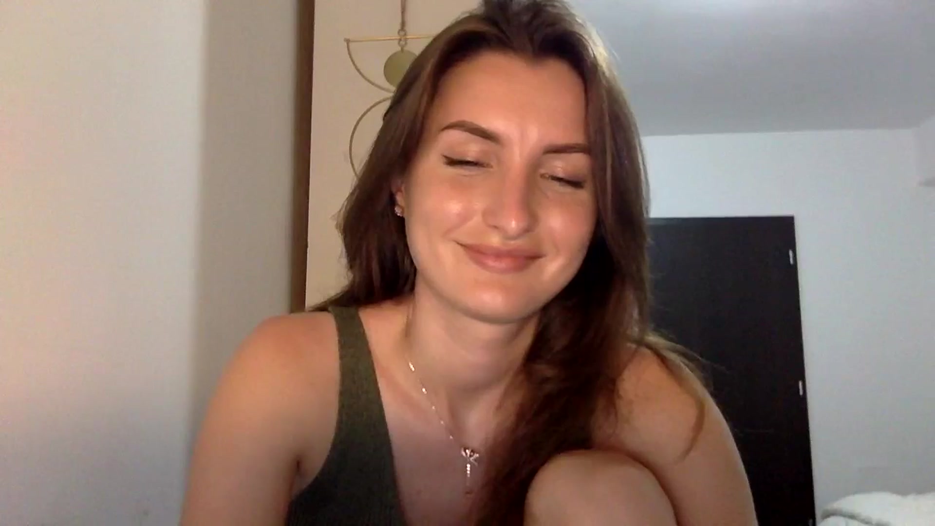 Gallery image thumbnail from EmilyNParis's myfreecams stream on, 06/02/2024, 19:34 image 12 of 20