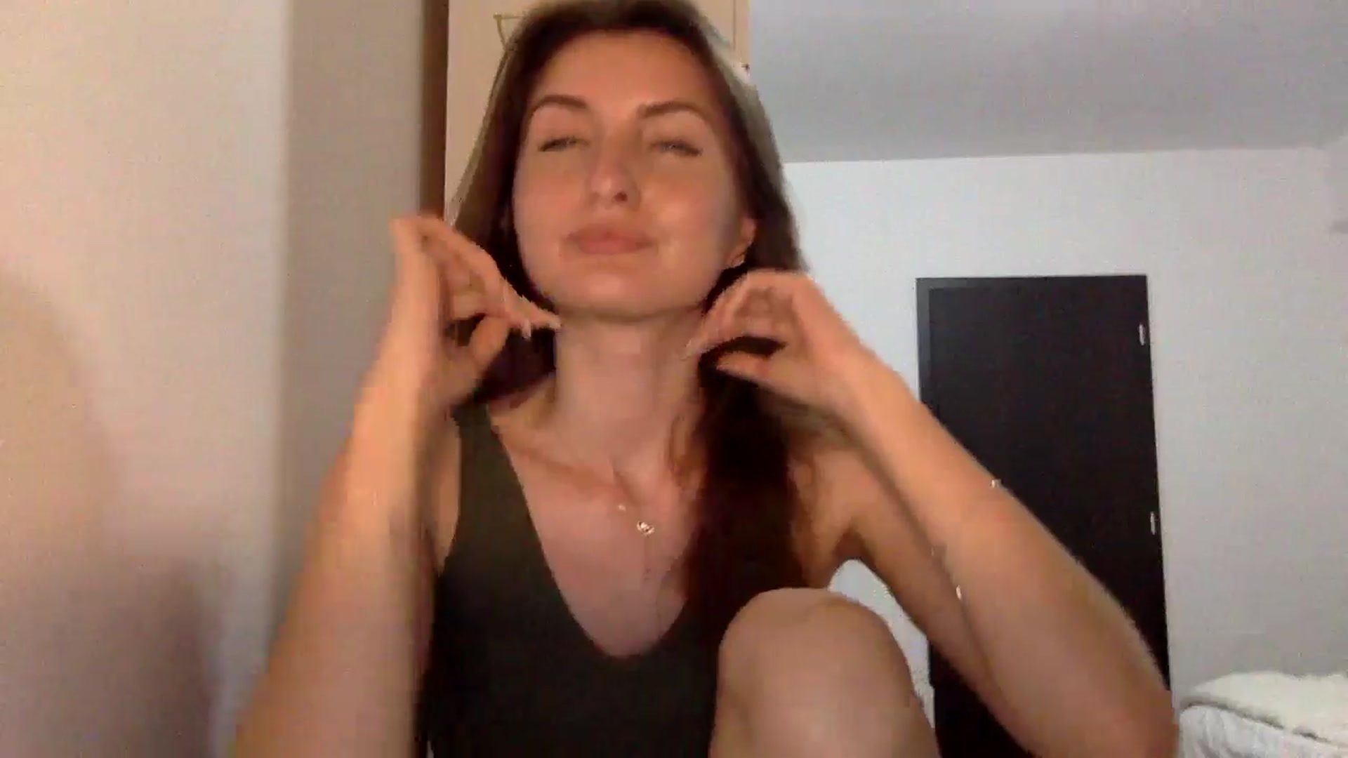 Gallery image thumbnail from EmilyNParis's myfreecams stream on, 06/02/2024, 19:34 image 9 of 20