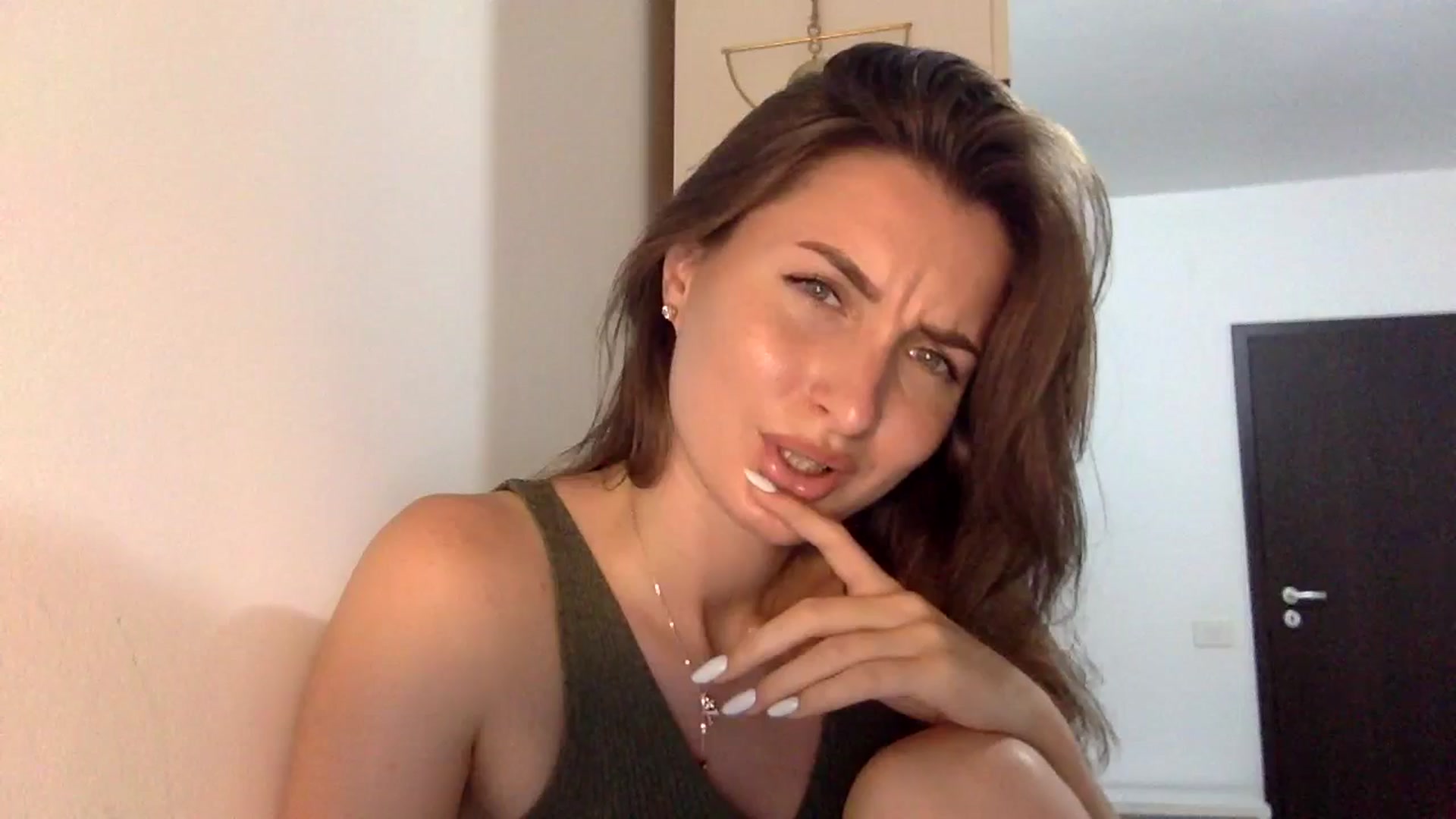 Gallery image thumbnail from EmilyNParis's myfreecams stream on, 06/02/2024, 21:20 image 18 of 20