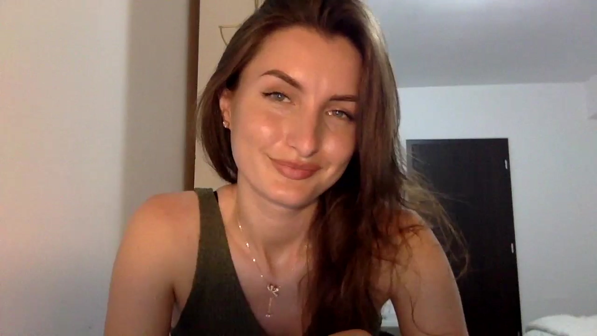 Gallery image thumbnail from EmilyNParis's myfreecams stream on, 06/02/2024, 21:20 image 2 of 20