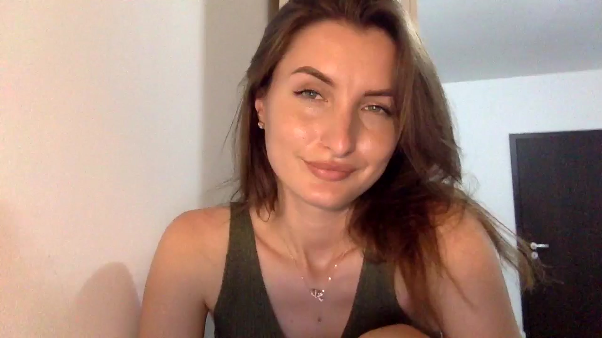 Gallery image thumbnail from EmilyNParis's myfreecams stream on, 06/02/2024, 21:20 image 19 of 20