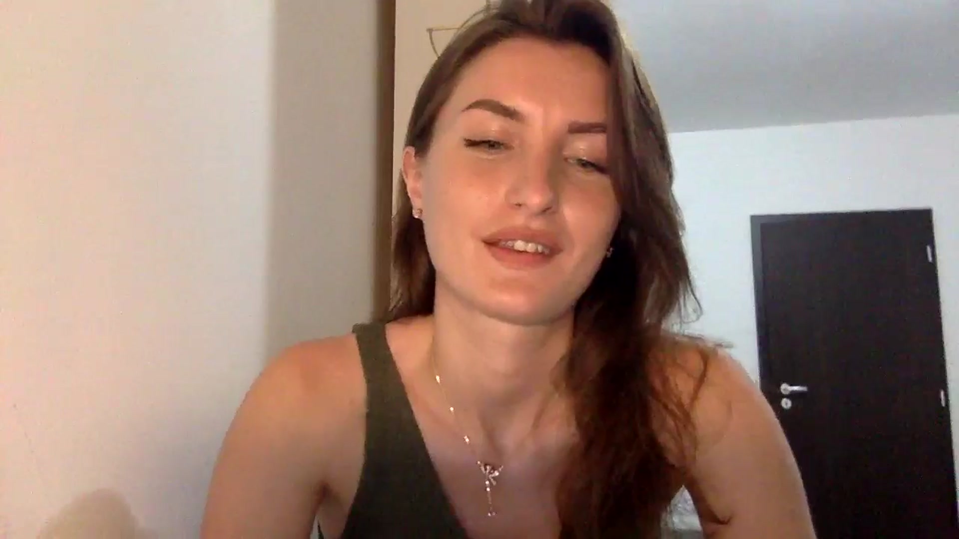 Gallery image thumbnail from EmilyNParis's myfreecams stream on, 06/02/2024, 21:20 image 16 of 20