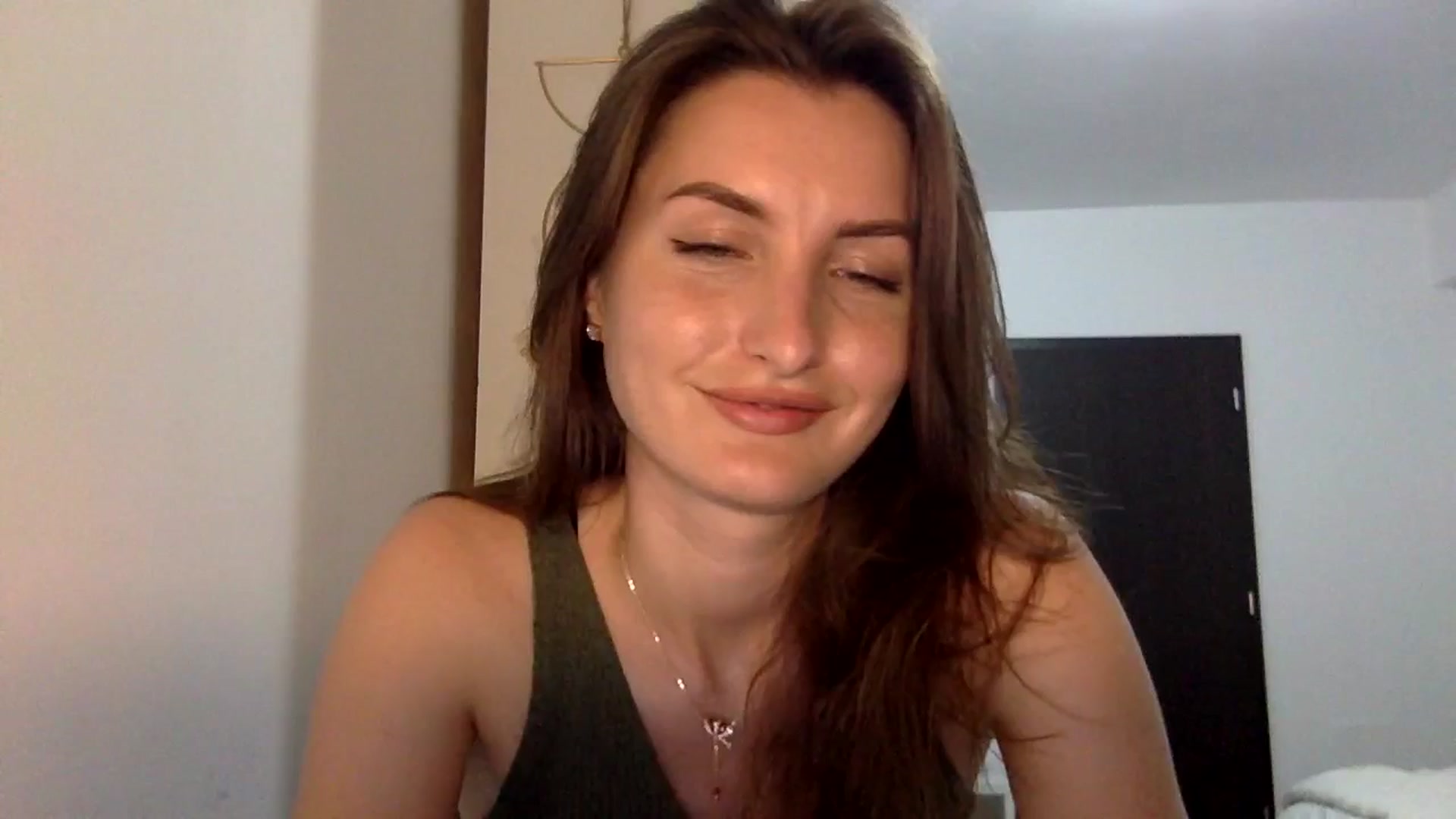 Gallery image thumbnail from EmilyNParis's myfreecams stream on, 06/02/2024, 21:20 image 1 of 20