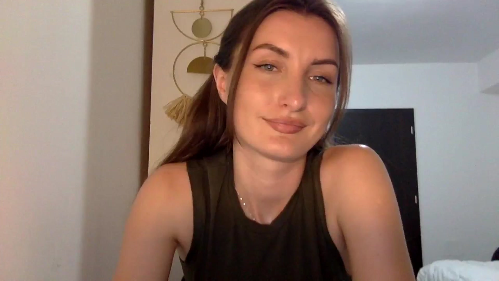 Gallery image thumbnail from EmilyNParis's myfreecams stream on, 06/08/2024, 19:51 image 13 of 20