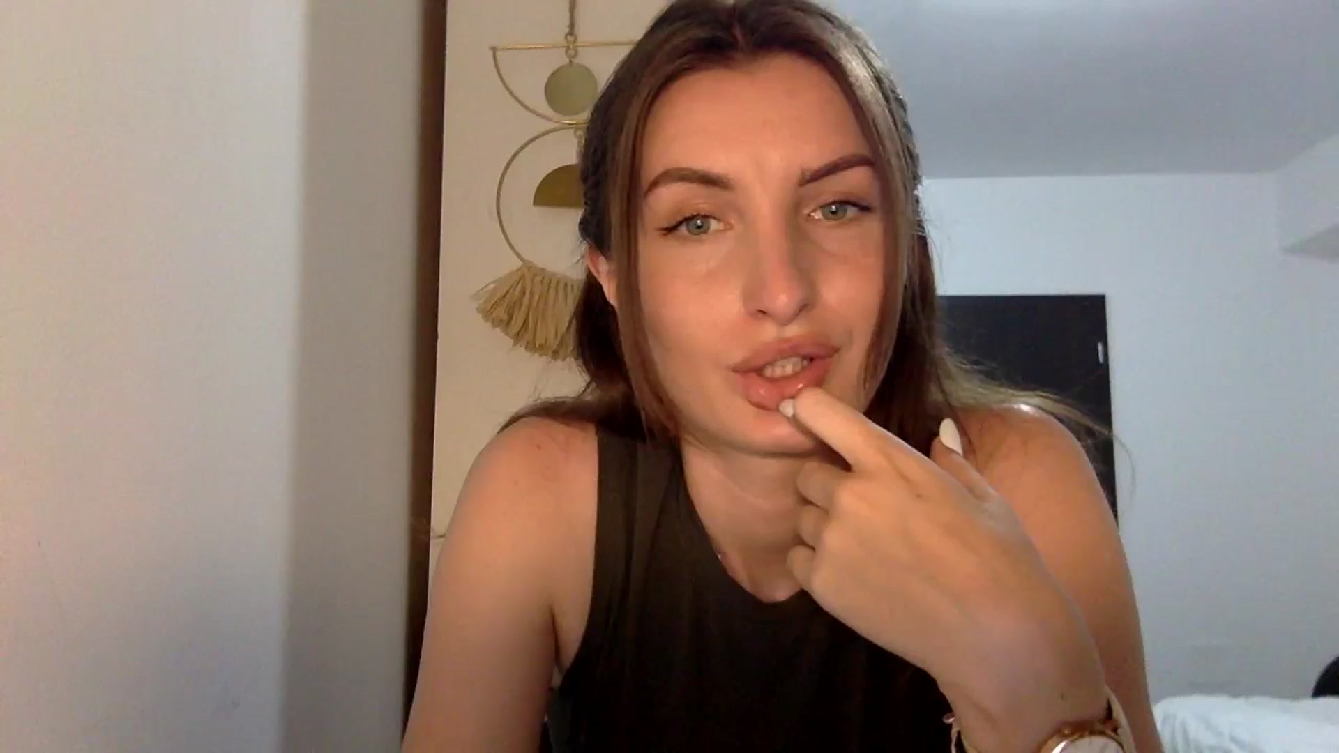 Gallery image thumbnail from EmilyNParis's myfreecams stream on, 06/08/2024, 19:51 image 2 of 20
