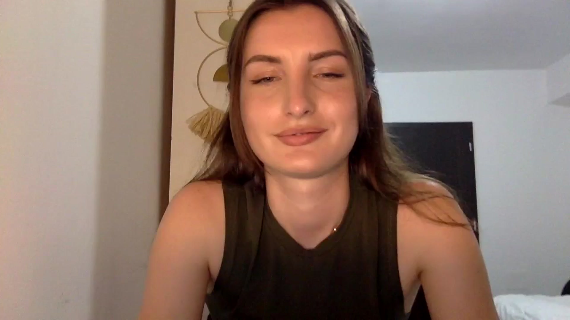 Gallery image thumbnail from EmilyNParis's myfreecams stream on, 06/08/2024, 19:51 image 17 of 20