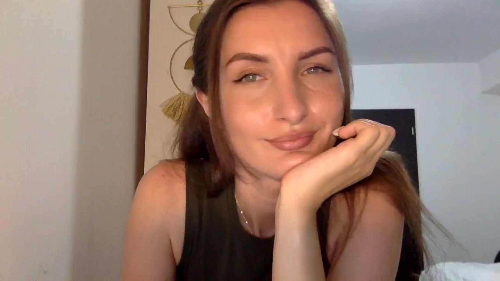 Gallery image thumbnail from EmilyNParis's myfreecams stream on, 06/08/2024, 19:51 image 12 of 20