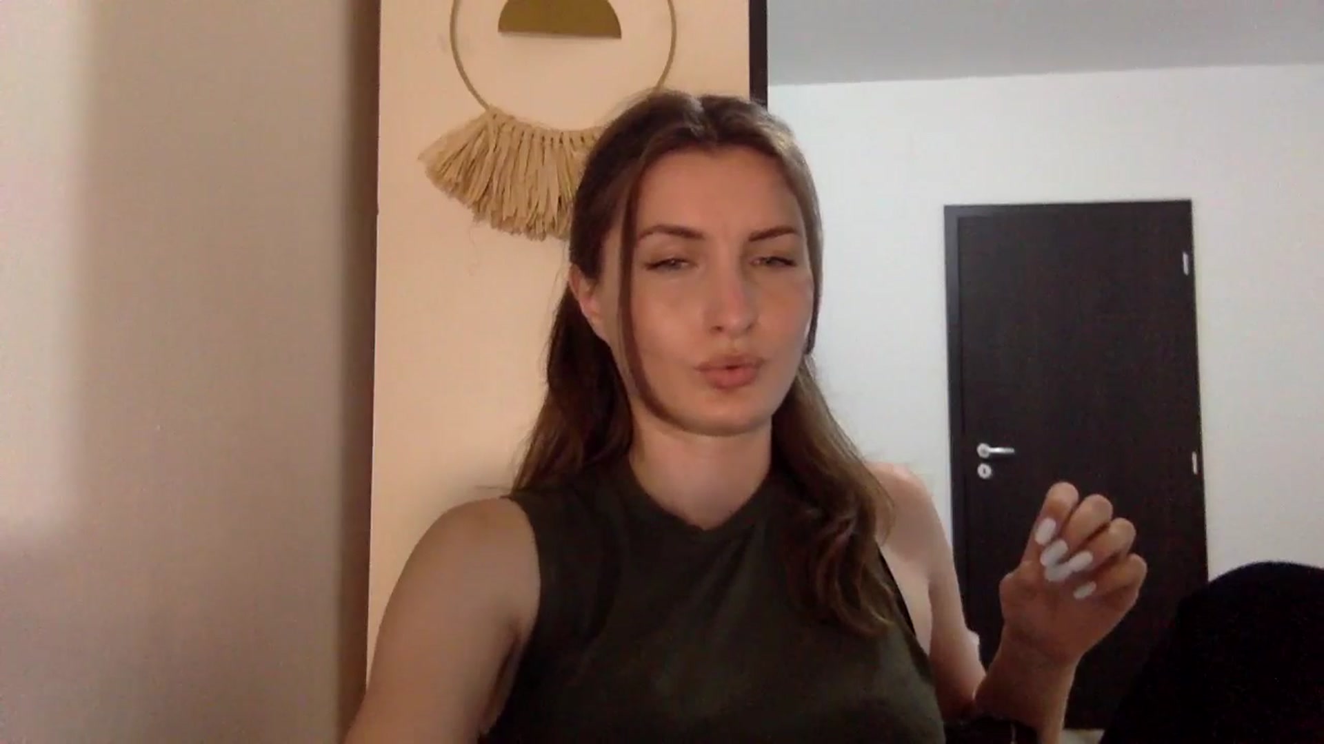 Gallery image thumbnail from EmilyNParis's myfreecams stream on, 06/08/2024, 21:00 image 20 of 20