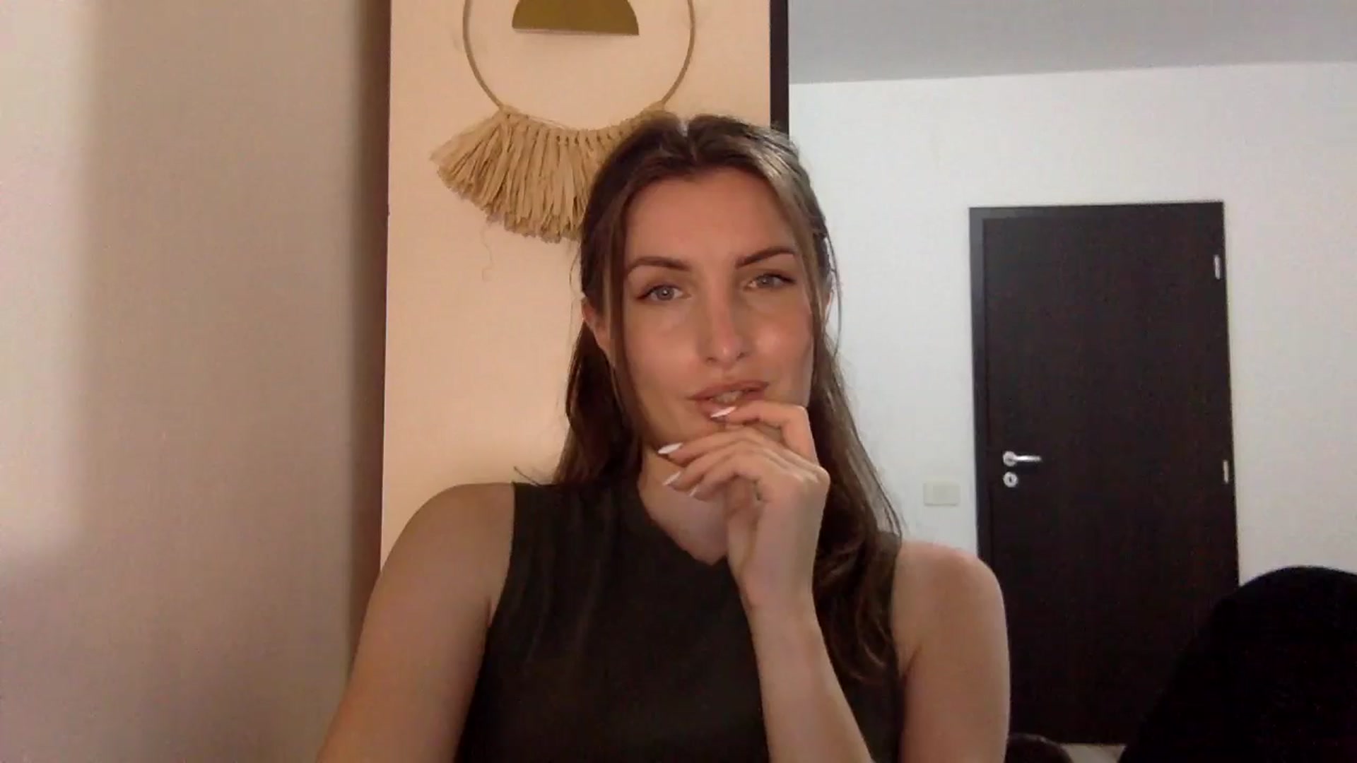Gallery image thumbnail from EmilyNParis's myfreecams stream on, 06/08/2024, 21:00 image 13 of 20