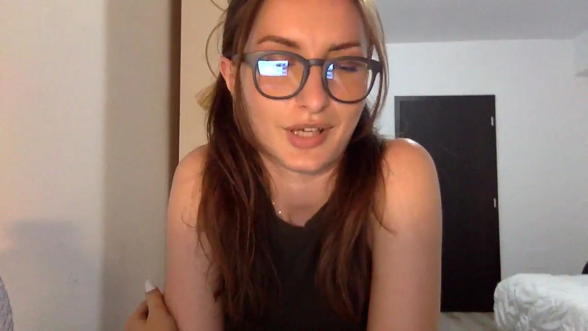 Gallery image thumbnail from EmilyNParis's myfreecams stream on, 06/08/2024, 21:26 image 5 of 20