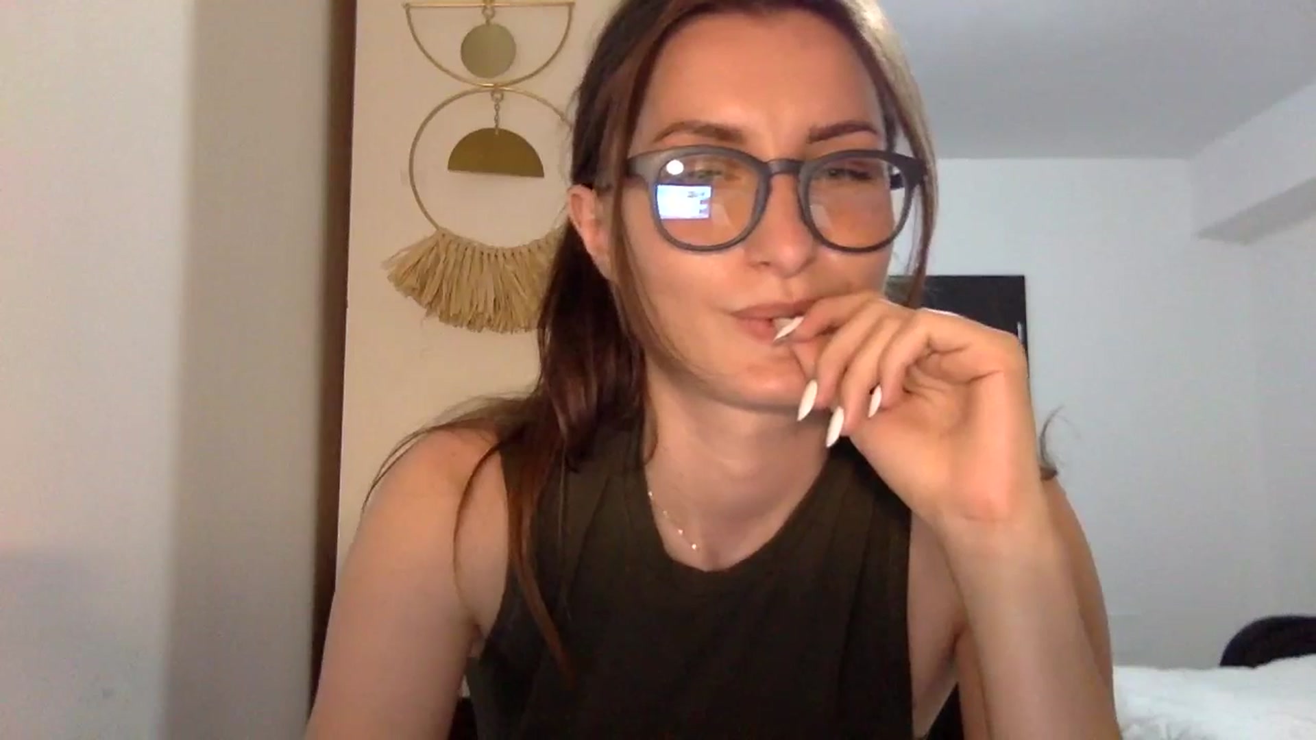 Gallery image thumbnail from EmilyNParis's myfreecams stream on, 06/08/2024, 21:26 image 15 of 20