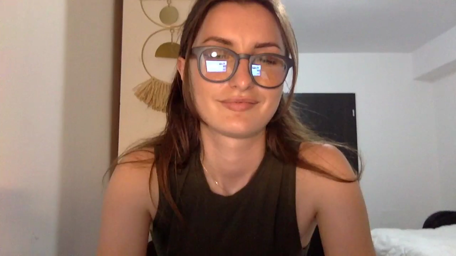 Gallery image thumbnail from EmilyNParis's myfreecams stream on, 06/08/2024, 21:26 image 18 of 20